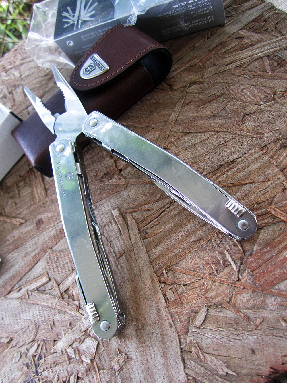 ขายคีม Victorinox ราคา Swiss Army Swisstool Spirit X