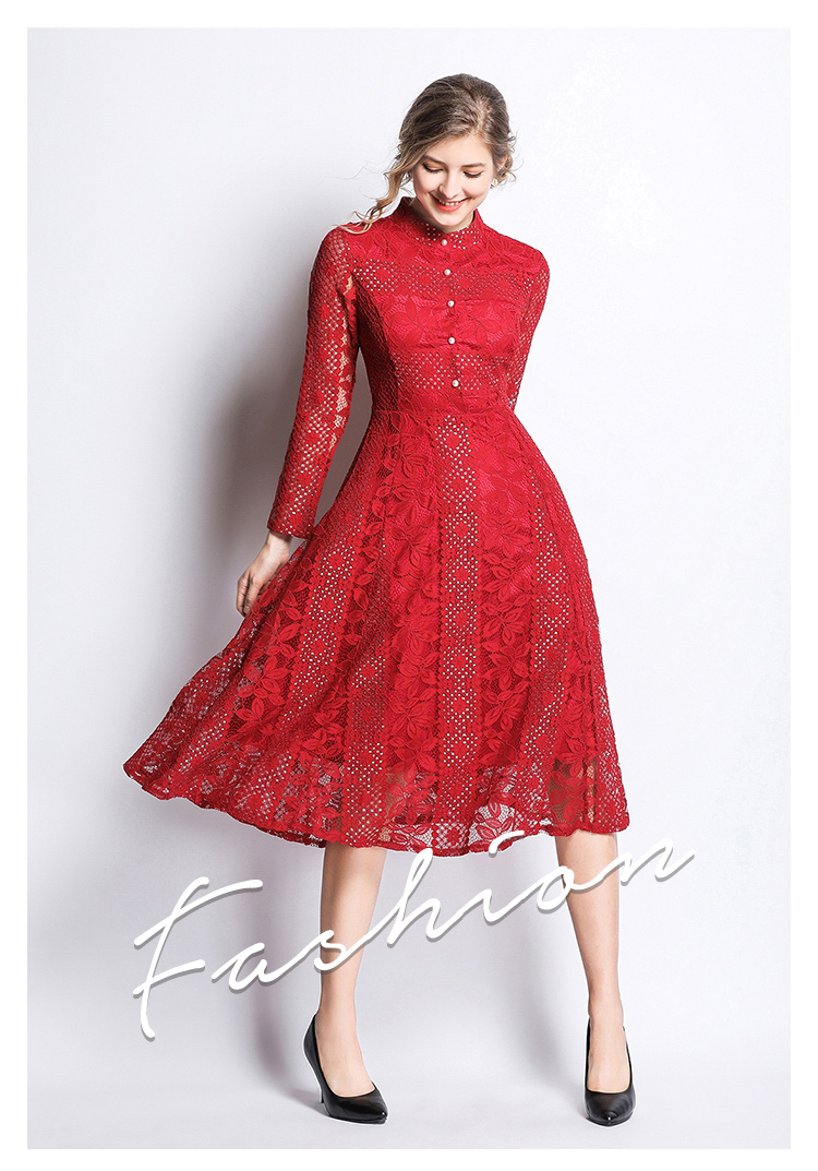 ชุดเดรสสั้นสีแดง ผ้าลูกไม้ แขนยาว กระโปรงทรงบาน