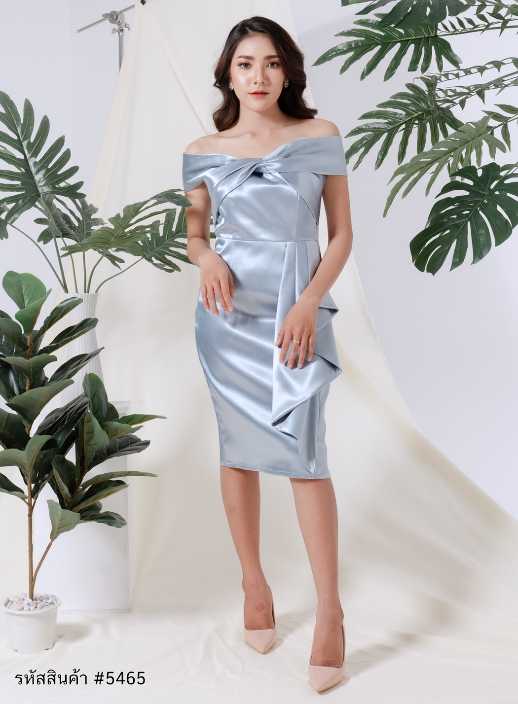 ชุดออกงานสีฟ้า เปิดไหล่เอวระบาย กระโปรงทรงสอบ แนวเรียบหรู สวย ดูแพง ใส่ออกงานราตรี งานแต่งงาน ธีมเพื่อนเจ้าสาว งานกลางคืน
