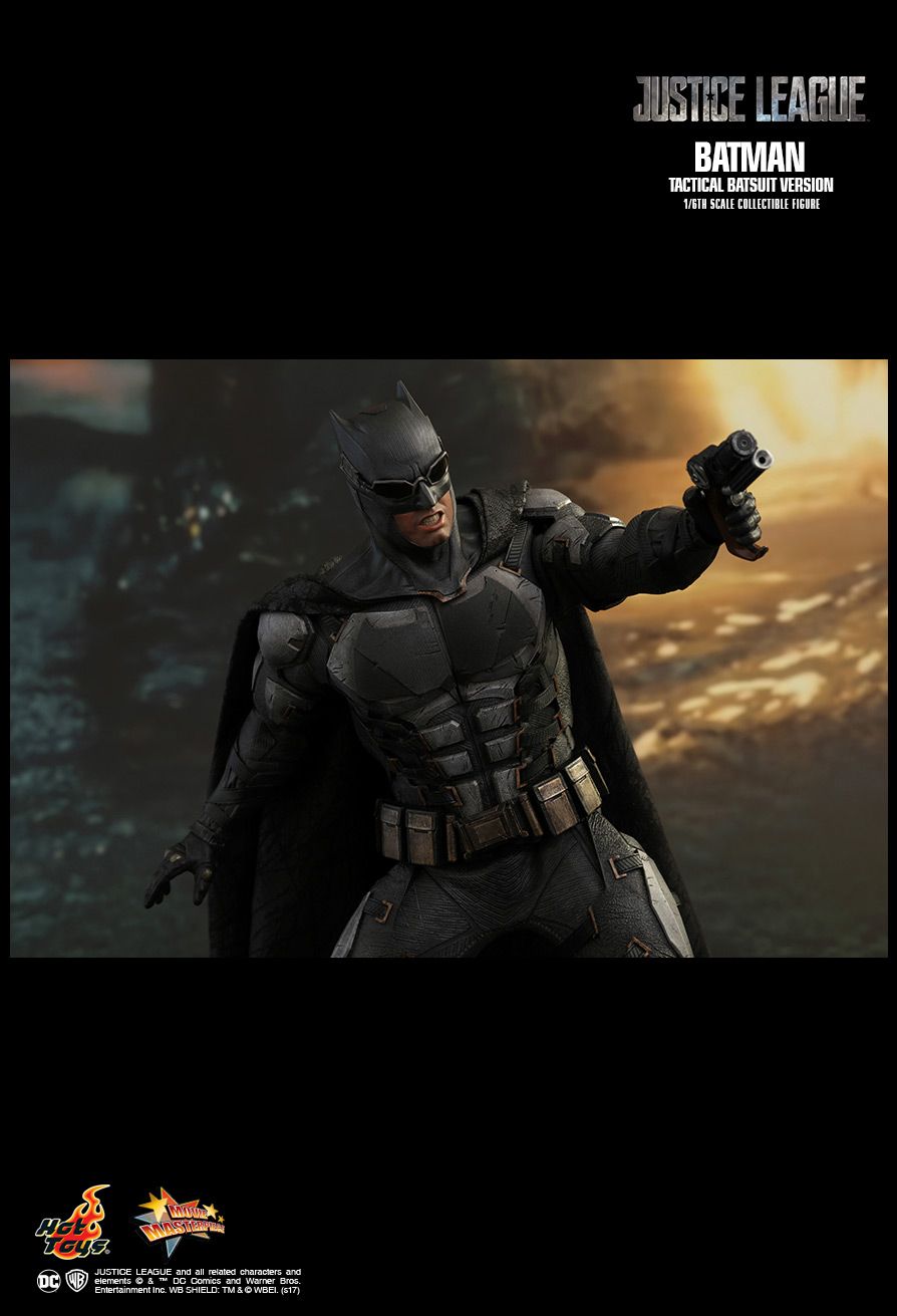 HOT TOYS 1/6 BATMAN (TACTICAL BATSUIT VERSION)