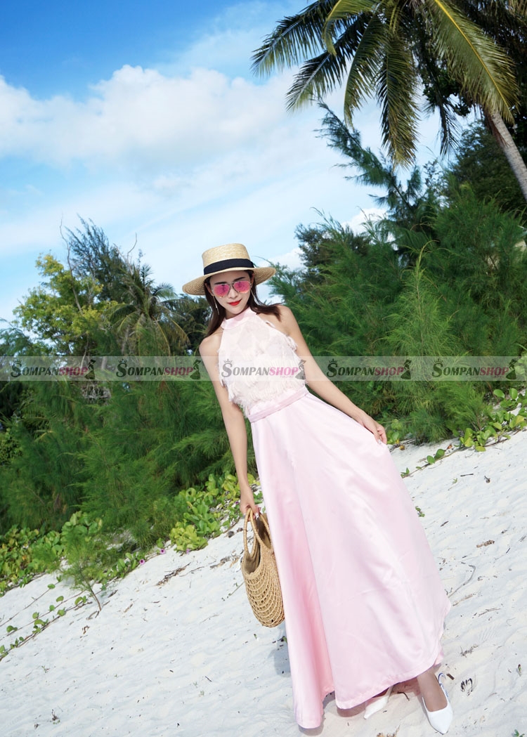 ชุดเดรสยาวสีชมพู แขนกุด แต่งขนฟรุ้งฟริ้งน่ารัก กระโปรงยาวทรงบาน แนวสวยหวาน น่ารักๆ