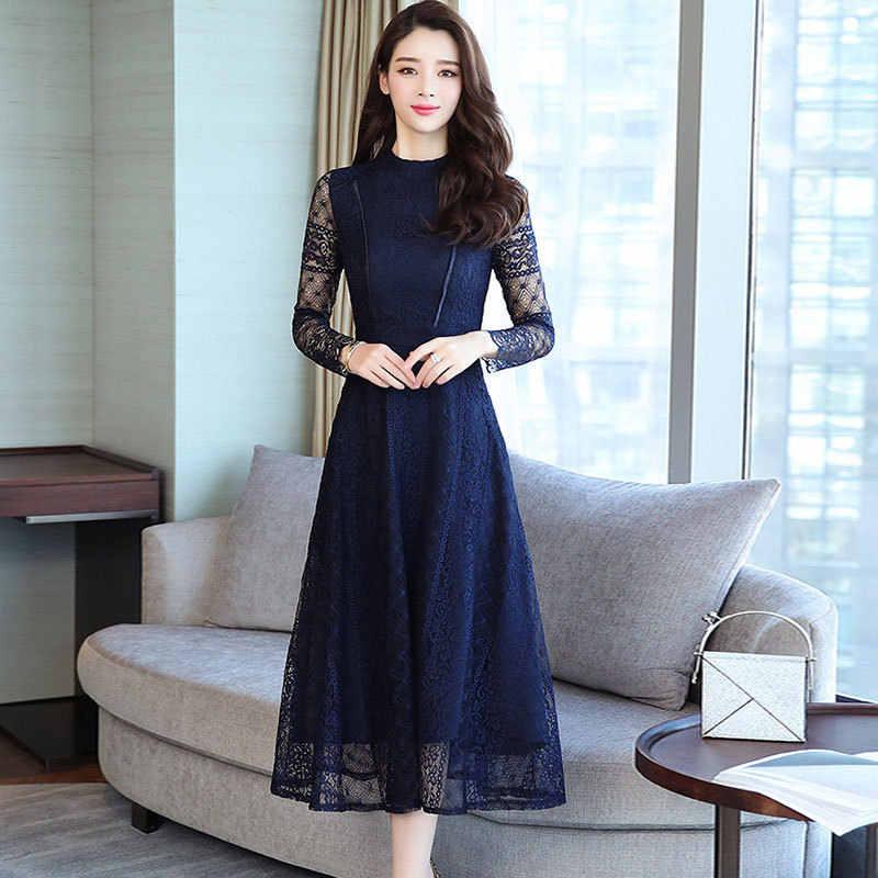 ชุดเดรสสั้นลูกไม้สีน้ำเงินกรมท่า แขนยาว กระโปรงยาวทรงบานคลุมเข่า