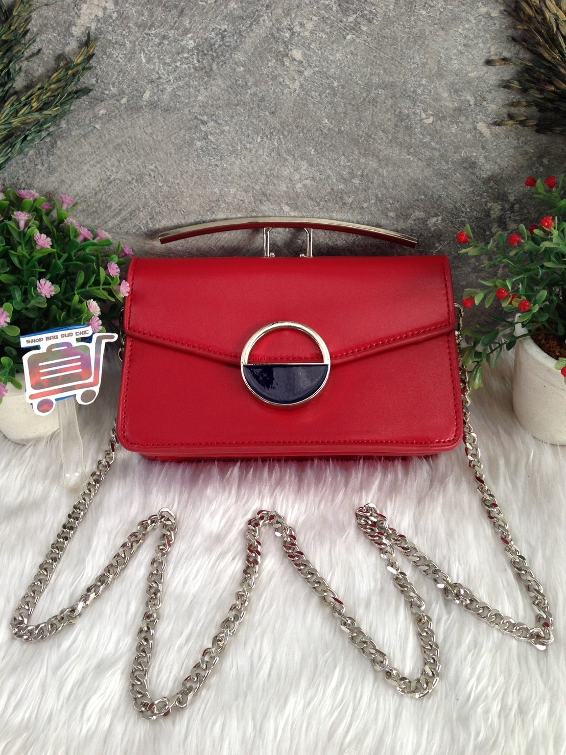 CIRCULAR DETAIL CROSSBODY BAG