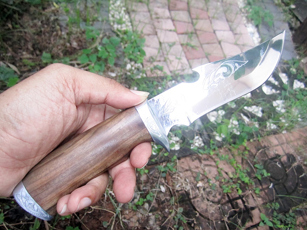 มีดรัสเซีย (R1)