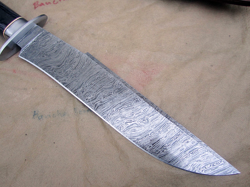 มีดเดินป่าJohn Smith's Custom Handmade Damascus Steel Bowie Knife Hunting Camping Tactical จากประเทศ UK. (C5)