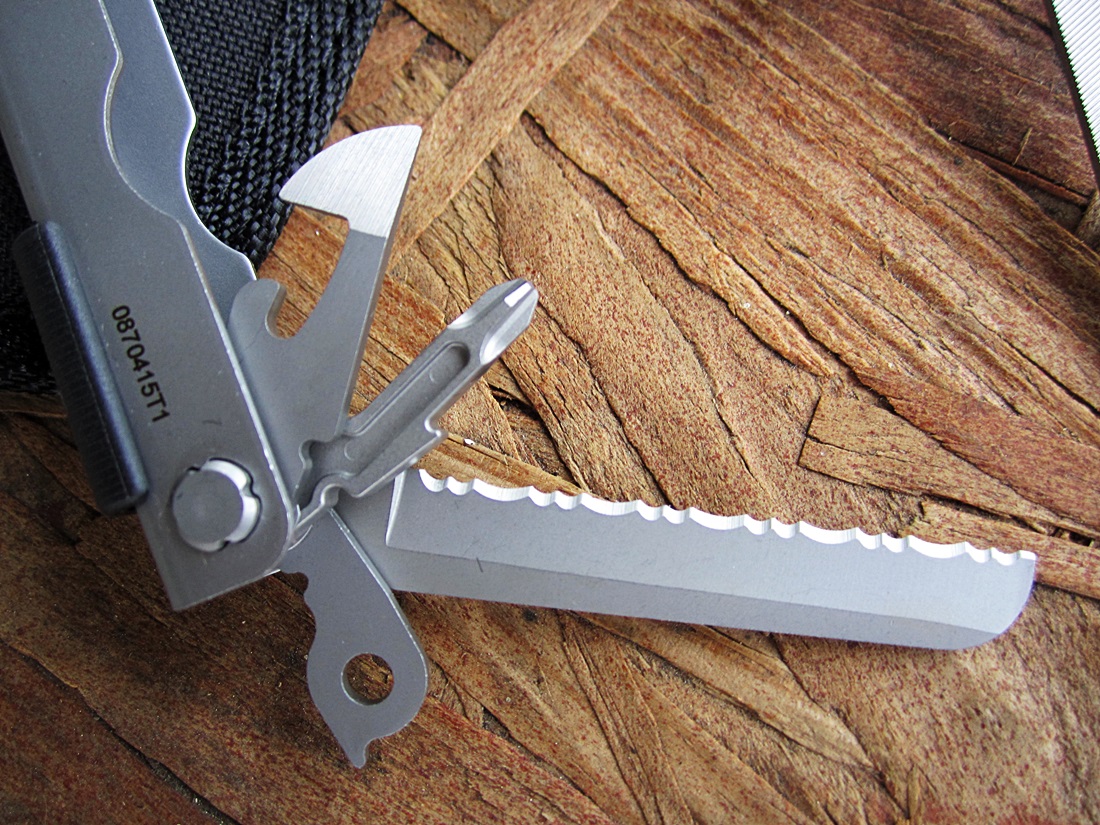 คีมGerber Multi-Plier 600 - 14-in-1 Multi-tool