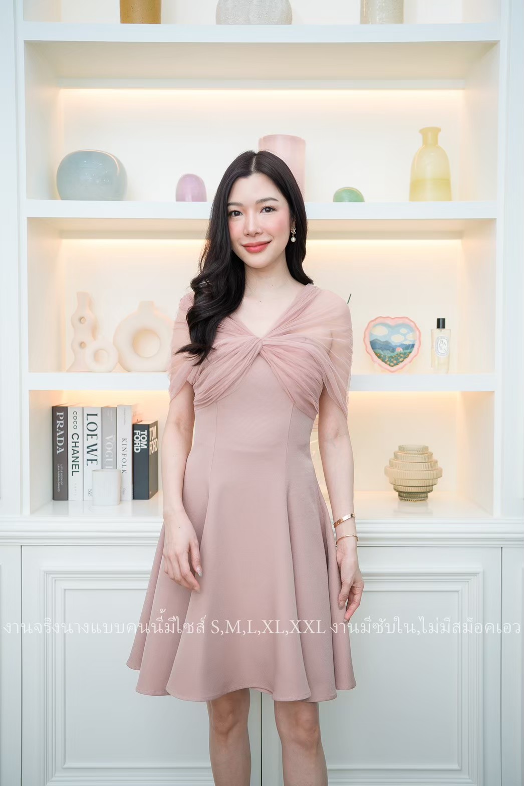 ชุดเดรสสั้นออกงานสีชมพูนู้ด ปาดไหล่แต่งผ้าซีทรู กระโปรงทรงบาน แบบสวย เรียบหรู ดูแพง ใส่ไปงานแต่งกลางวัน/กลางคืน ชุดราตรี ชุดไปงานแต่ง ชุดออกงาน