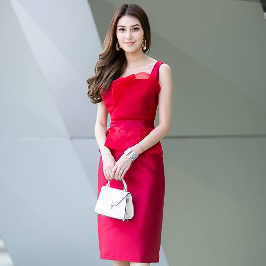 ชุดออกงานราตรีสั้น/ชุดไปงานแต่งงานสีแดง อกแต่งจีบผ้าไหมแก้วสวยเก๋ กระโปรงสั้นทรงเอเข้ารูป