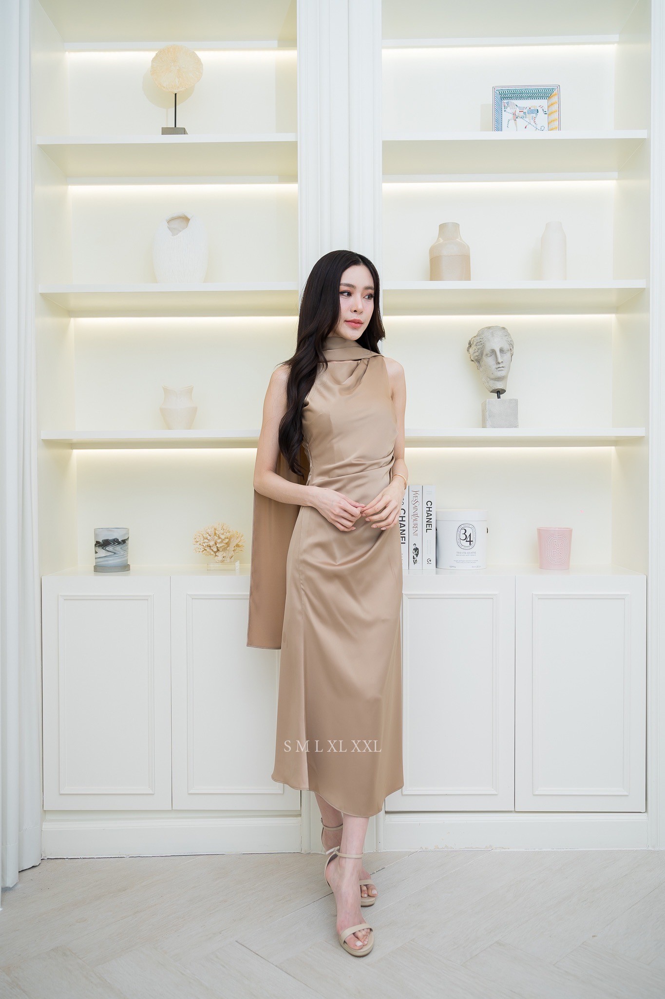 ชุดเดรสสั้นแขนกุด มาพร้อมผ้าคลุมไหล่สวยเก๋ ชุดไปงานแต่งงาน ชุดออกงาน ชุดเพื่อนเจ้าสาว