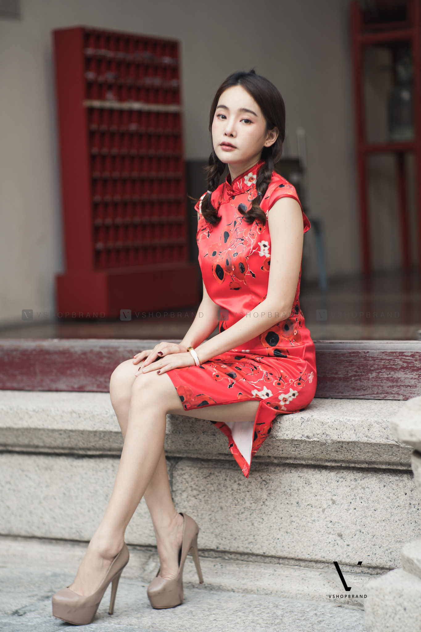 ชุดเดรสสั้นกี้เพ้าพิมพ์ลายดอกบ๊วย ทรงเข้ารูป