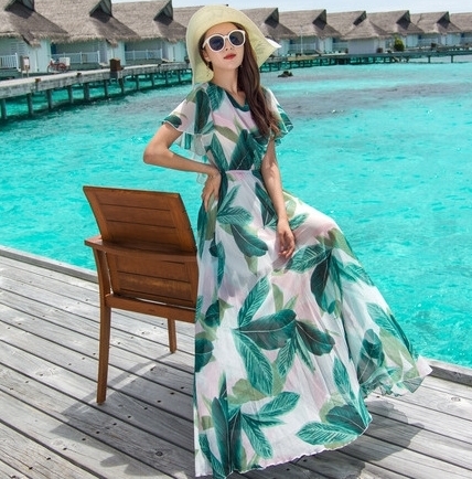 ชุดเที่ยวทะเลสีขาวลายใบไม้ แม็กซี่เดรสยาวโชว์หลัง กระโปรงยาว ผ้าชีฟอง