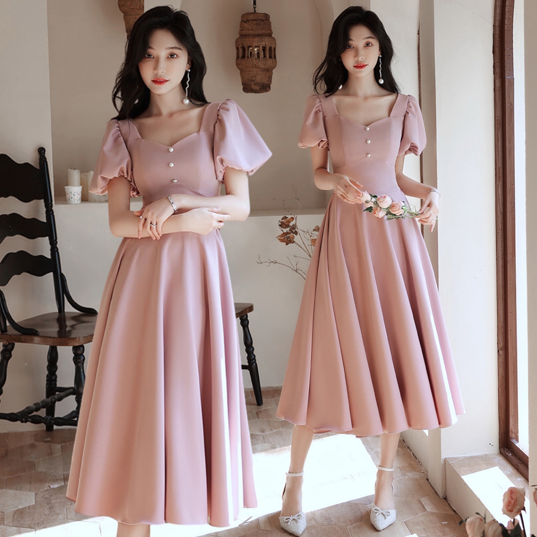 ชุดราตรี ชุดไปงานแต่งงาน ชุดออกงานสีชมพู เดรสสั้นแขนบอลลูนแต่งกระดุมมุกกระโปรงทรงบาน สวยหวาน เรียบหรู สวยดูดี สไตล์มินิมอล ใส่ได้ทั้งงานกลางวัน กลางคืน