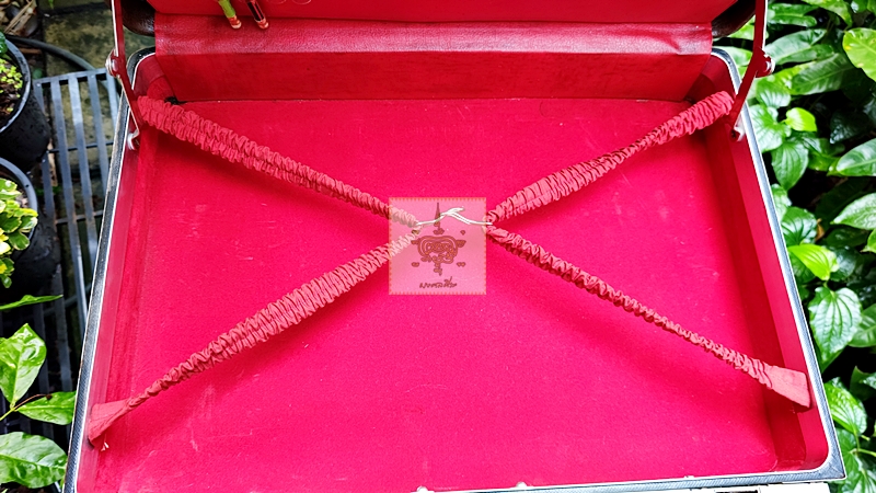 กระเป๋าหนัง เอกสารโบราณ ยี่ห้อ Niyom