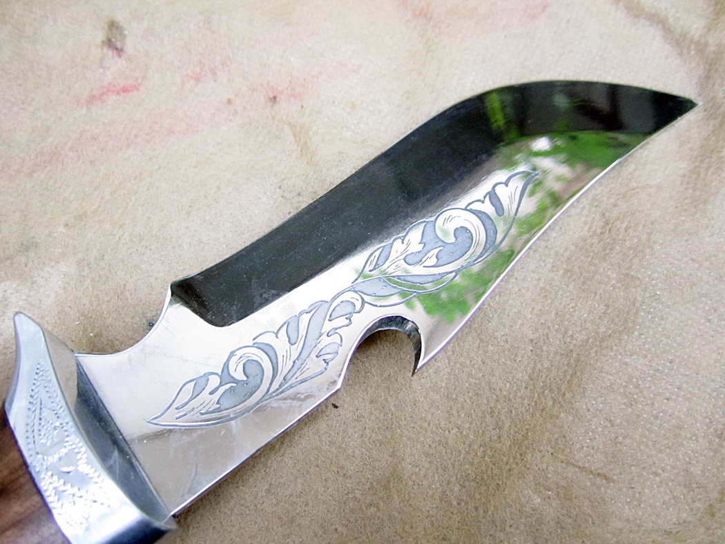 มีดรัสเซีย (R1)