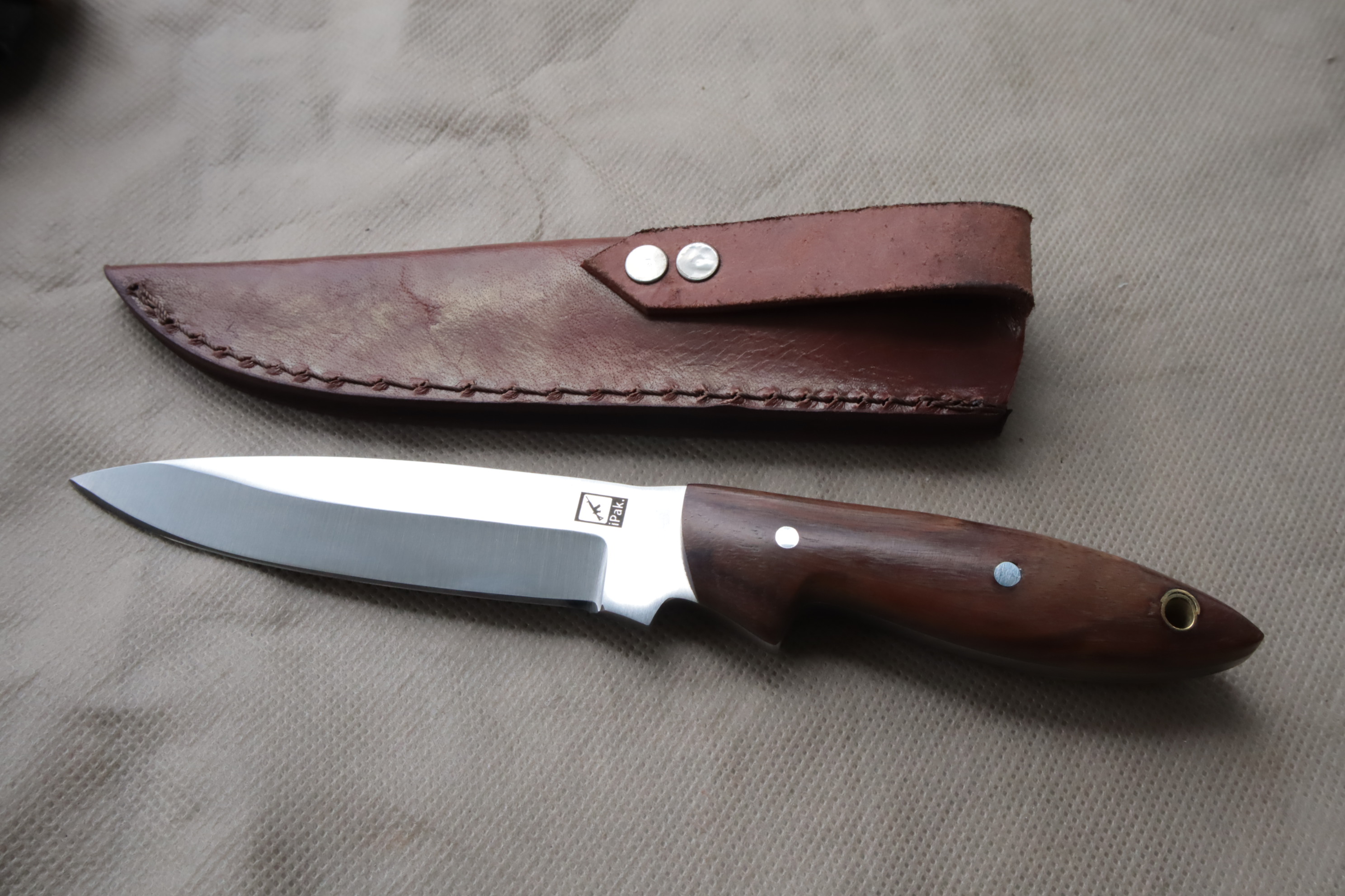 มีดเหล็ก D2 CFK IPAK Handmade D2 Custom Walnut Hunting Fish & Fowl Skinning Camp Blade Knife