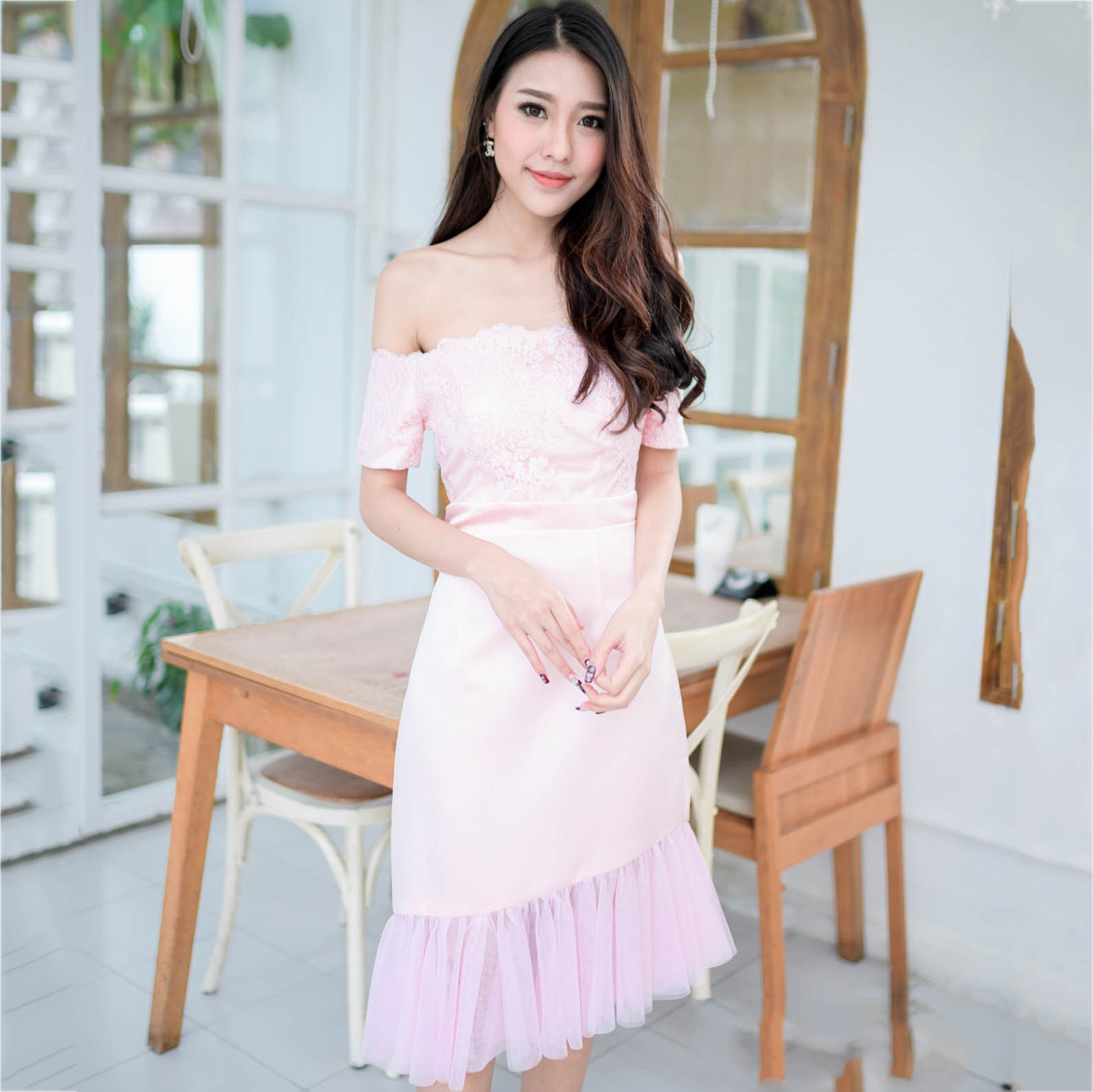 ชุดไปงานแต่งงานสีชมพู ชุดออกงานสีชมพู