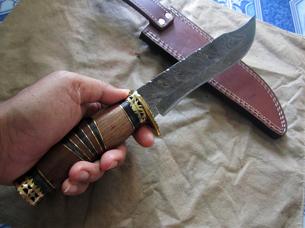 มีดเดินป่าDAMASCUS STEEL Ash damascus steel handmade hunting bowie knife 13" Canada