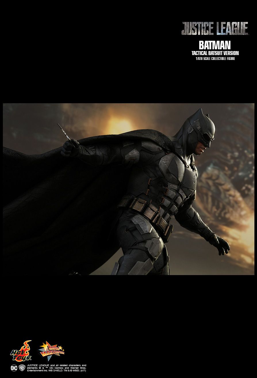 HOT TOYS 1/6 BATMAN (TACTICAL BATSUIT VERSION)
