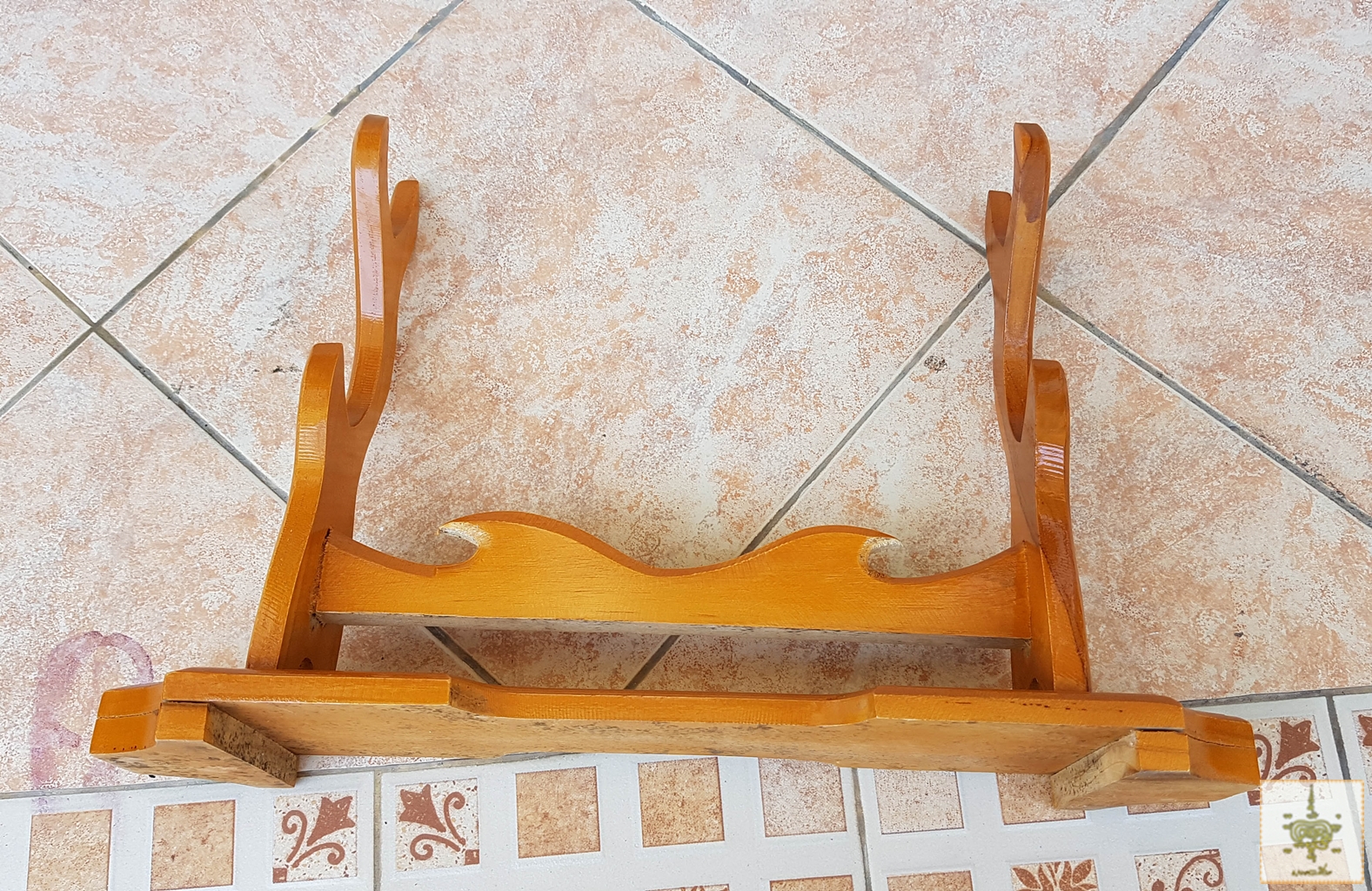 ขาตั้งดาบ 2 เล่ม