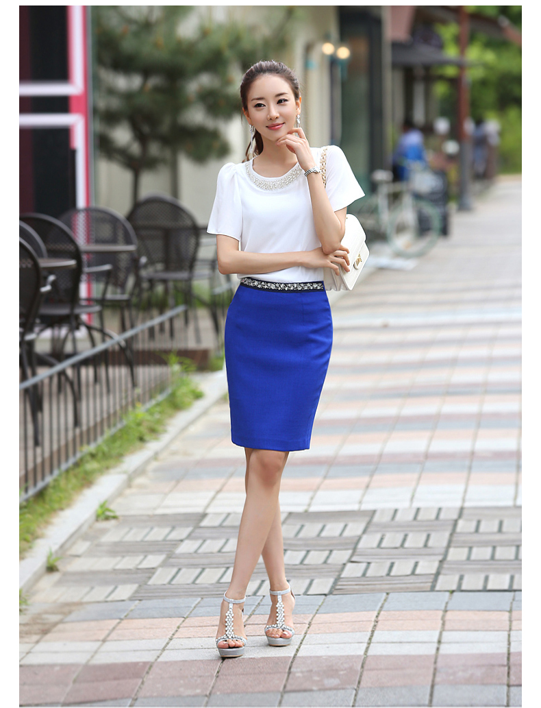 กระโปรงสั้นสีน้ำเงิน ทรงเอเข้ารูป เอวแต่งคริสตรัลสวยๆ