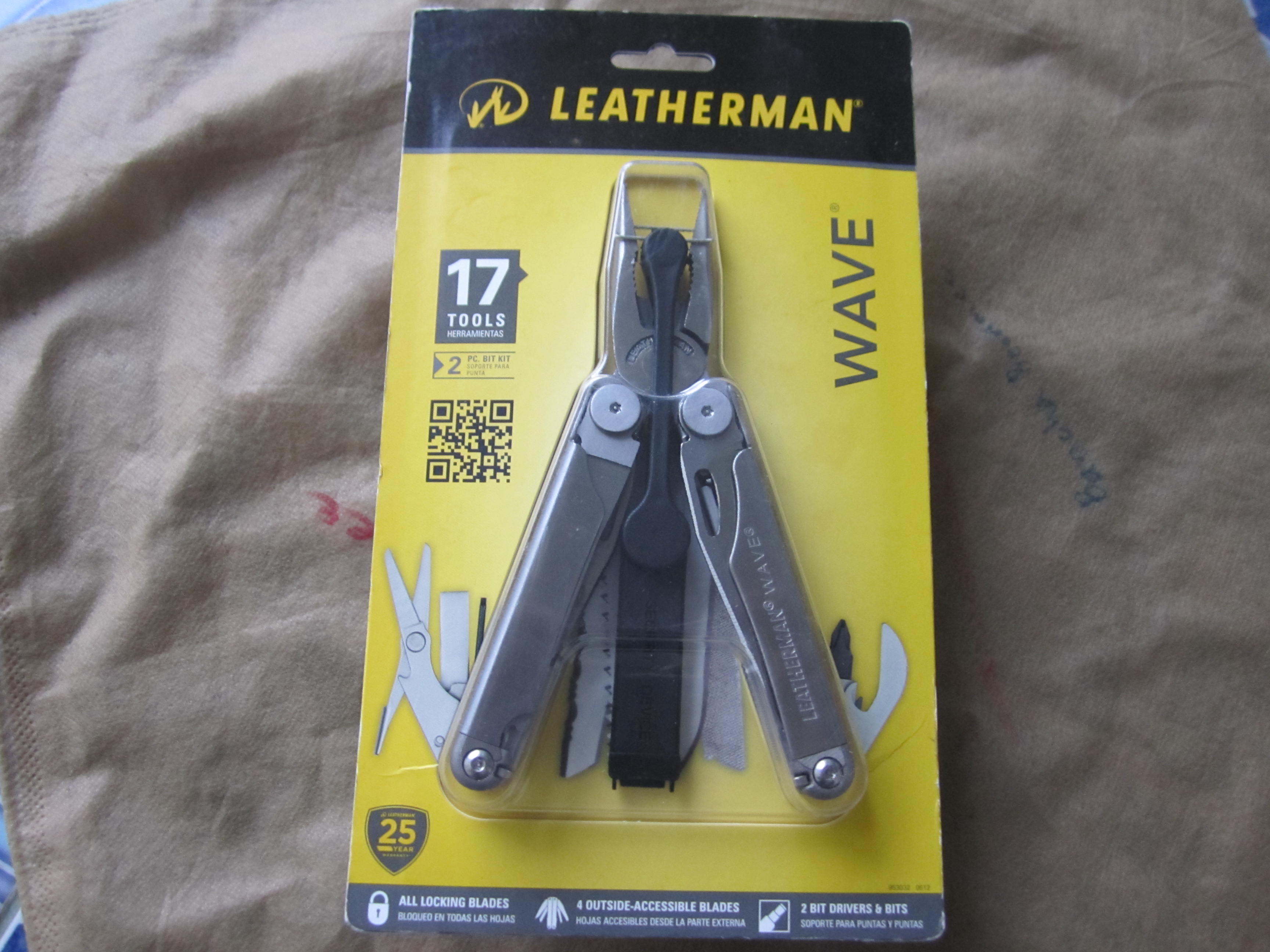 คีมLeatherman WAVE Multi-Tool (ซองในล่อน)