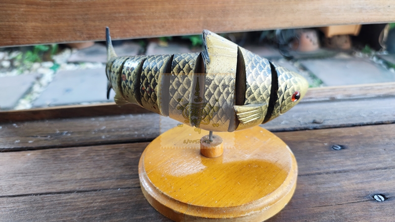 ปลาเก่า งานไม้