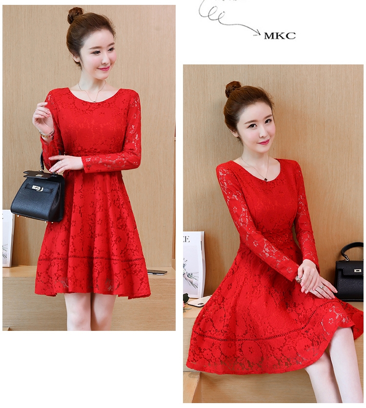 ชุดเดรสลูกไม้สีแดง