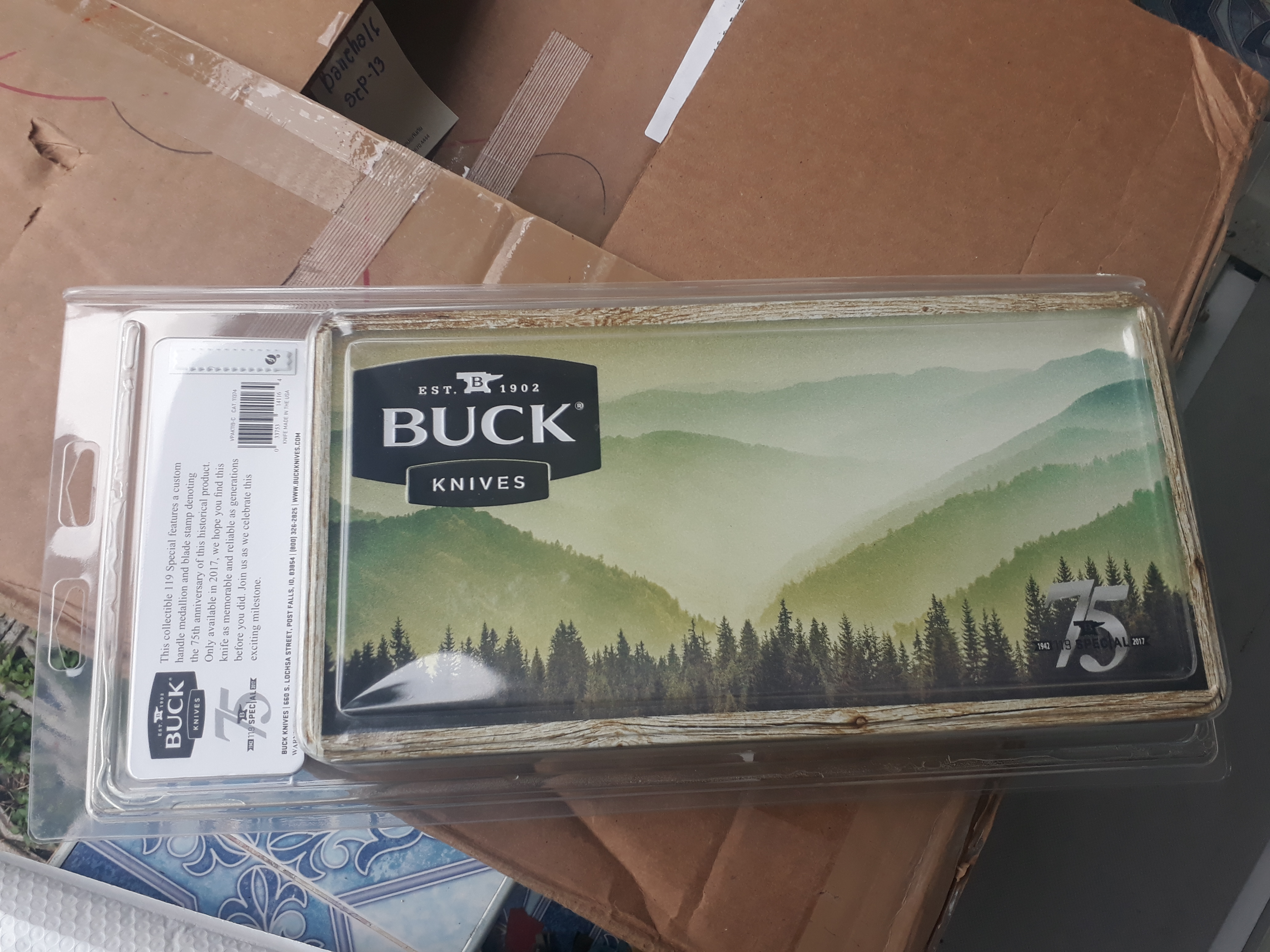 มีดBuck Knives 119 SPECIAL 75th Anniversary Fixed Blade Knife with Collectors Tin (กล่องเหล็ก)