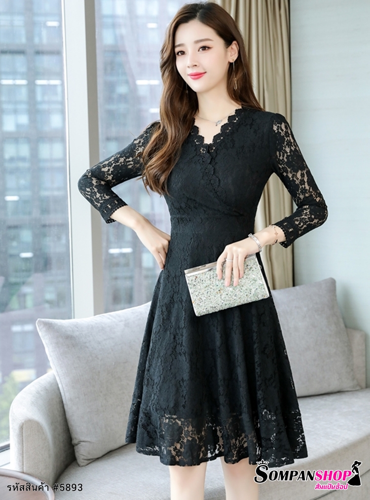 ชุดเดรสสั้นลูกไม้สีดำ แขนยาว แนวเรียบร้อย สวยสง่า ใส่ดูดี