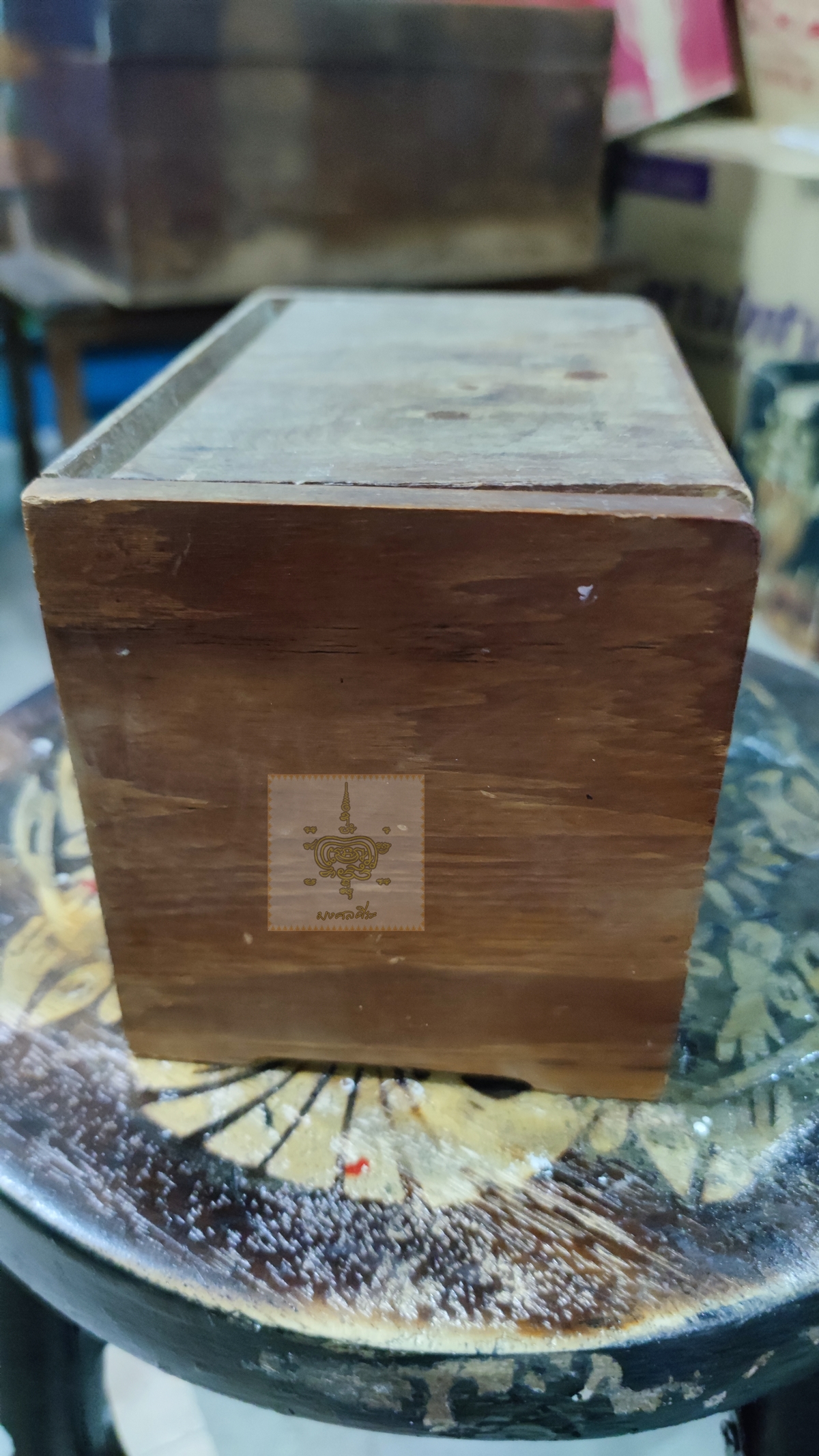 กล่องไม้ หน้ากระจกเก่า