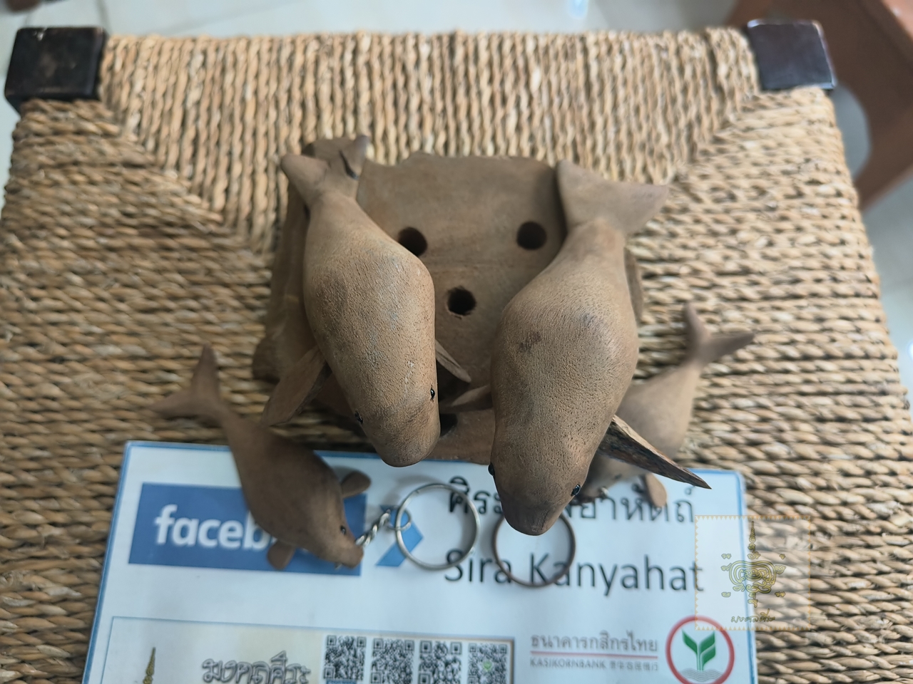 พยูน แกะสลักจากไม้เทพทาโร