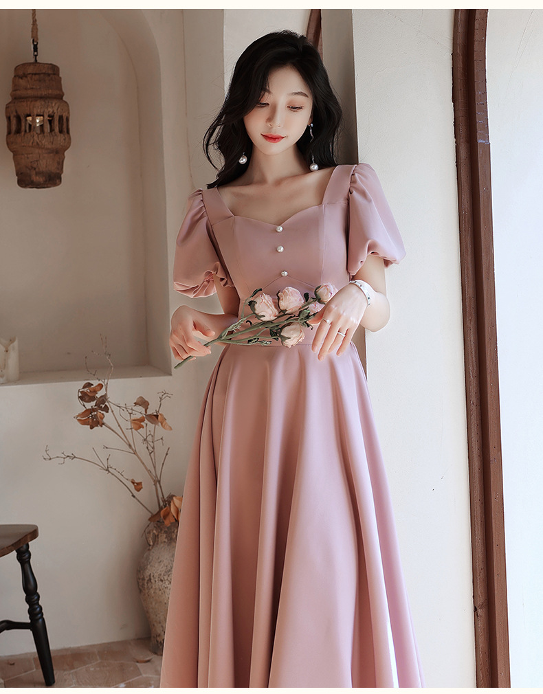 ชุดราตรี ชุดไปงานแต่งงาน ชุดออกงานสีชมพู เดรสสั้นแขนบอลลูนแต่งกระดุมมุกกระโปรงทรงบาน สวยหวาน เรียบหรู สวยดูดี สไตล์มินิมอล ใส่ได้ทั้งงานกลางวัน กลางคืน