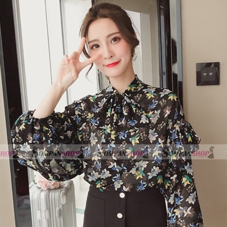 เสื้อเชิ้ตผู้หญิงสีดำ แขนยาว ลายดอกไม้ ผูกโบว์ที่คอเสื้อน่ารัก