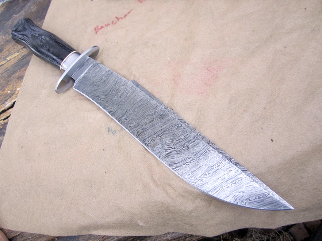 มีดเดินป่าJohn Smith's Custom Handmade Damascus Steel Bowie Knife Hunting Camping Tactical จากประเทศ UK. (C5)