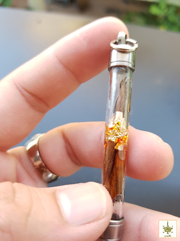 ตะกรุดว่านดอกทอง ตัวผู้-เมีย