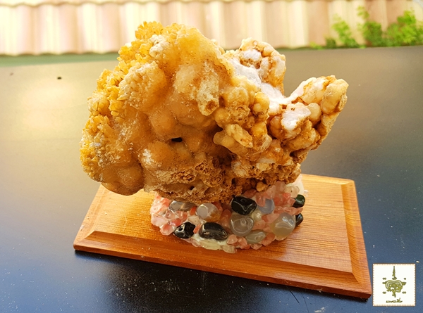 หินงอก หินย้อย ธรรมชาติ ติดแท่น 6 ทรงดอกกระหล่ำ