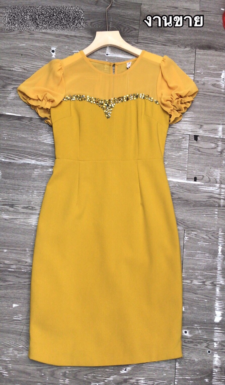 ชุดเดรสทำงานสีเหลือง ทรงเข้ารูป แขนตุ๊กตา อกแต่งเพชร