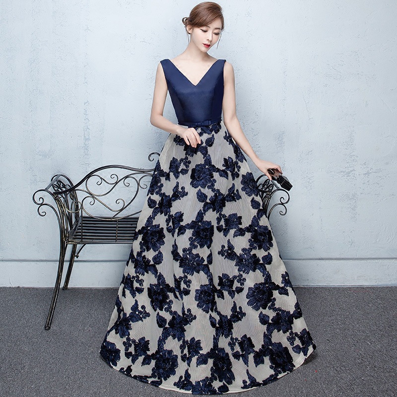ชุดราตรี ชุดออกงาน ชุดไปงานแต่งงานสีน้ำเงินกรมท่า กระโปรงลายดอก แนวสวยหรูดูแพง สุดสง่า