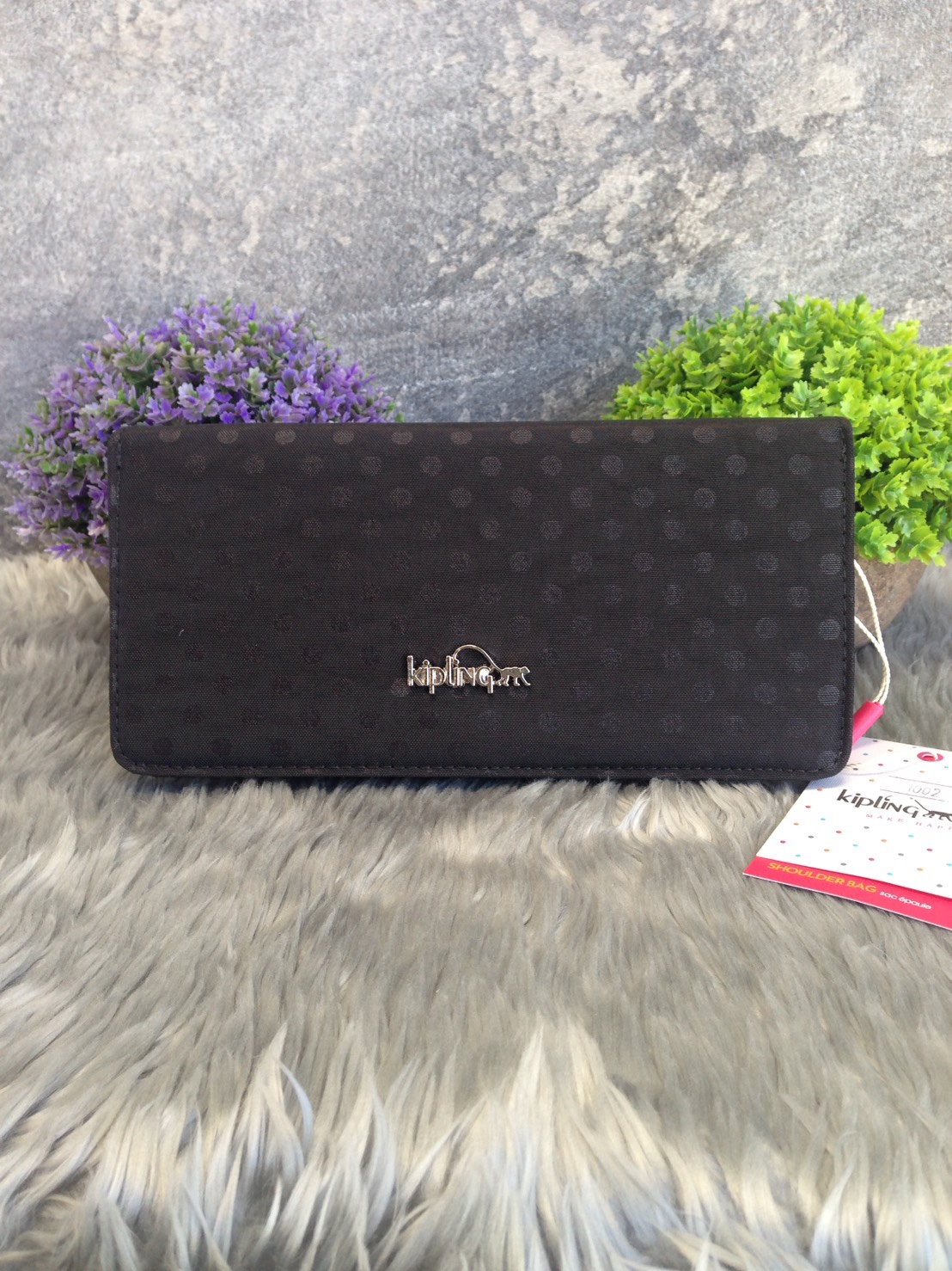 Sale‼️ สินค้าปกติ ต่ำกว่าทุน ‼️ KIPLING WALLET กระเป๋าสตางค์ใบยาว สีดำจุด