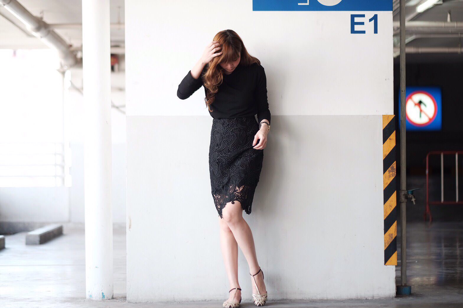 กระโปรงลูกไม้สีดำ เข้ารูป สวยหรู ใส่ทำงาน