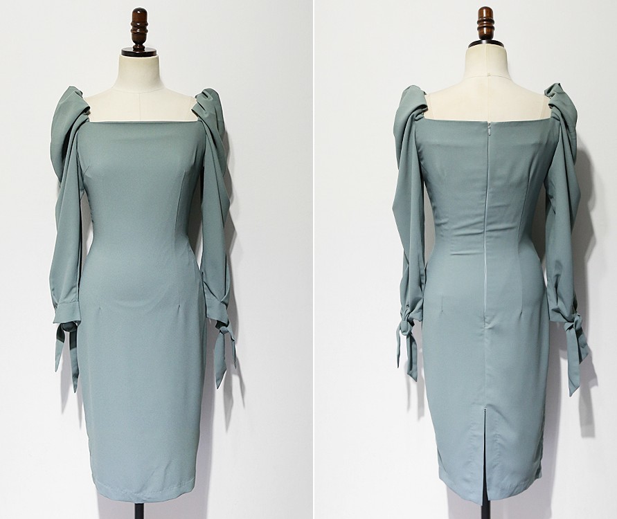 ชุดเดรสสั้น ชุดทำงาน สีเขียว ทรงเข้ารูป แขนยาว แนวรียบๆ สวยเก๋