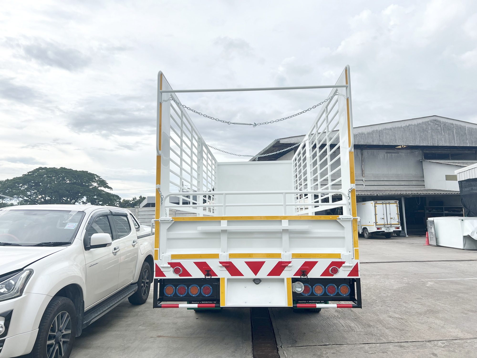 ISUZU FRR-S Euro 5 Max (ช่วงยาว 6.5 เมตร) หัวแชสซี (Chassis)