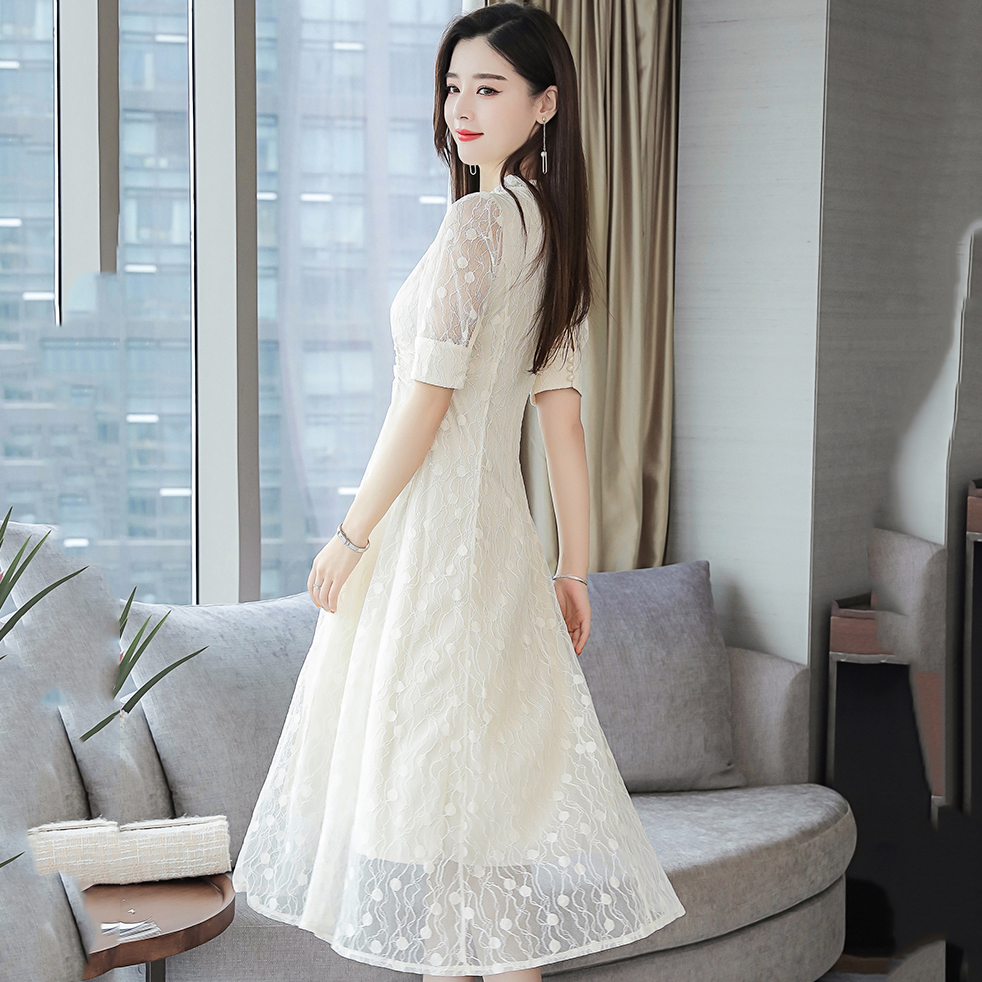 ชุดเดรสยาวสีครีม ผ้าลูกไม้ สีพื้น แขนสาม กระโปรงบาน คอวี น่ารัก ดูดี ใส่เที่ยว ทำงาน ออกงาน งานแต่งงาน งานบวช ได้