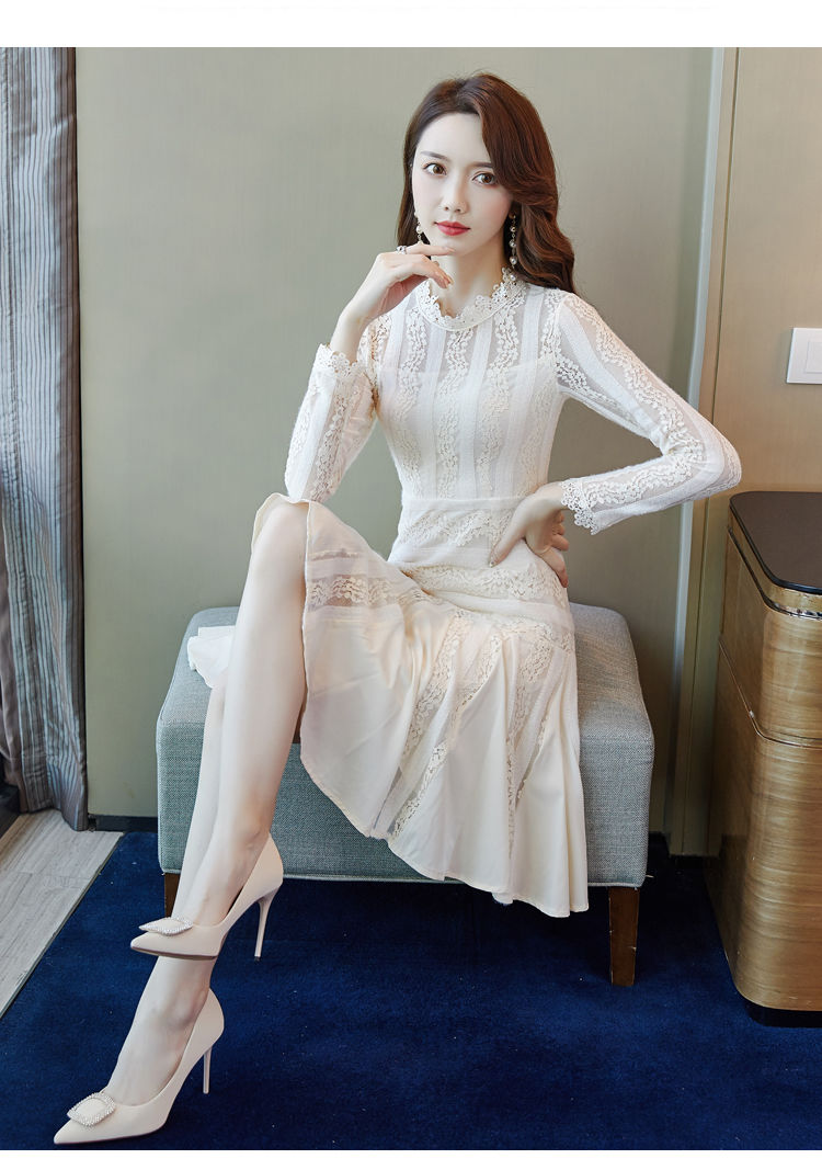 ชุดเดรสสั้นลูกไม้สีครีมเบจ เดรสทรงเข้ารูป แขนยาว แนวเรียบร้อย สวยสง่า ใส่ดูดี