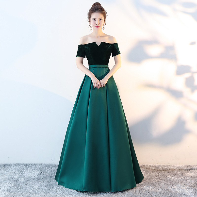 ชุดราตรี ชุดออกงาน ชุดไปงานแต่งงานสีเขียว เปิดไหล่ปิดแขน กระโปรงยาวทรงบาน เรียบหรูสวยสง่า สไตล์เจ้าหญิง