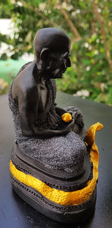 หลวงปู่ทวด เนื้อนิลแท้