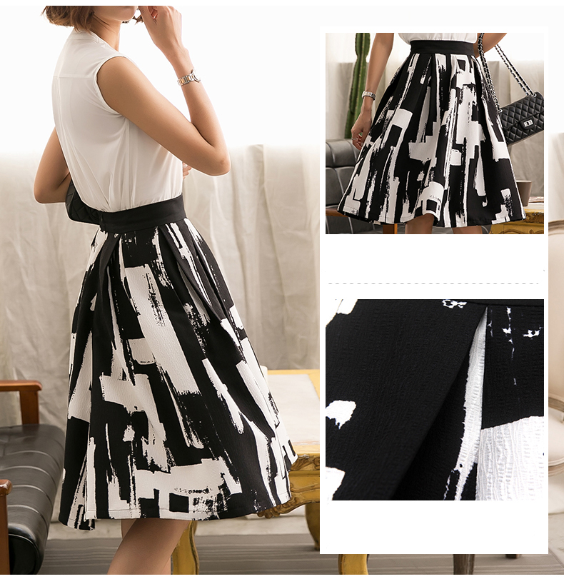 กระโปรงสั้นสีดำ พิมพ์ลายสวยๆ ทรงบาน