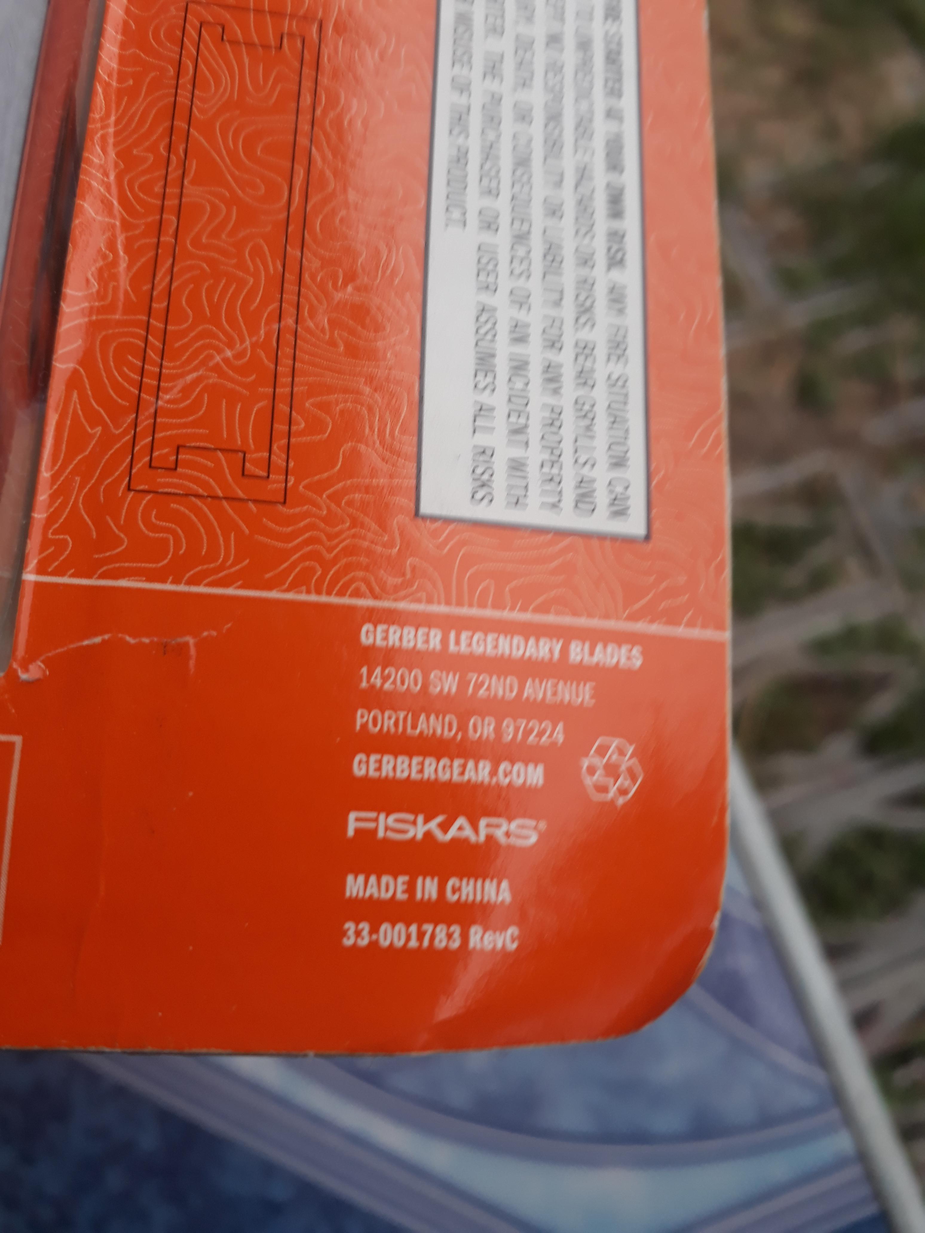 มีดเดินป่าGerber Bear Grylls Ultimate Knife, Serrated Edge [31-000751] ของแท้