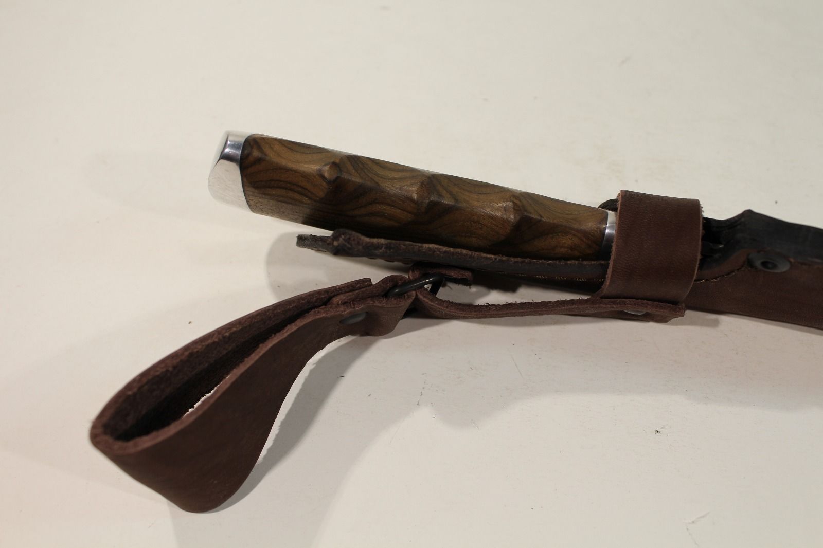 มีดรัสเซีย (R10)