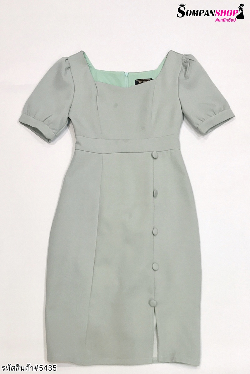 ชุดเดรสสั้นสีเขียวมิ้น แขนสั้น ทรงเอเข้ารูป เรียบๆ สวย ดูดี ใส่ทำงานได้